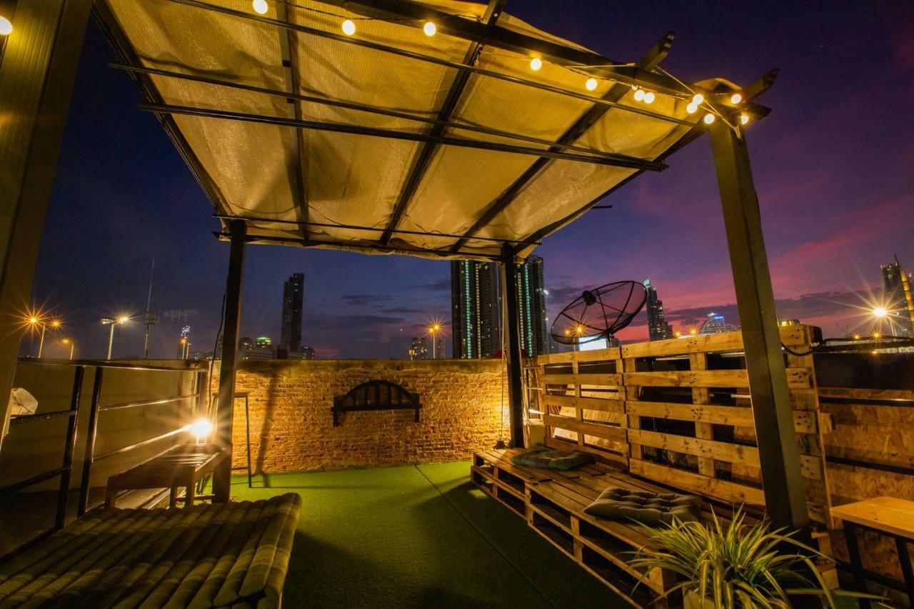 The Bridge Hostel Bangkok Exterior foto