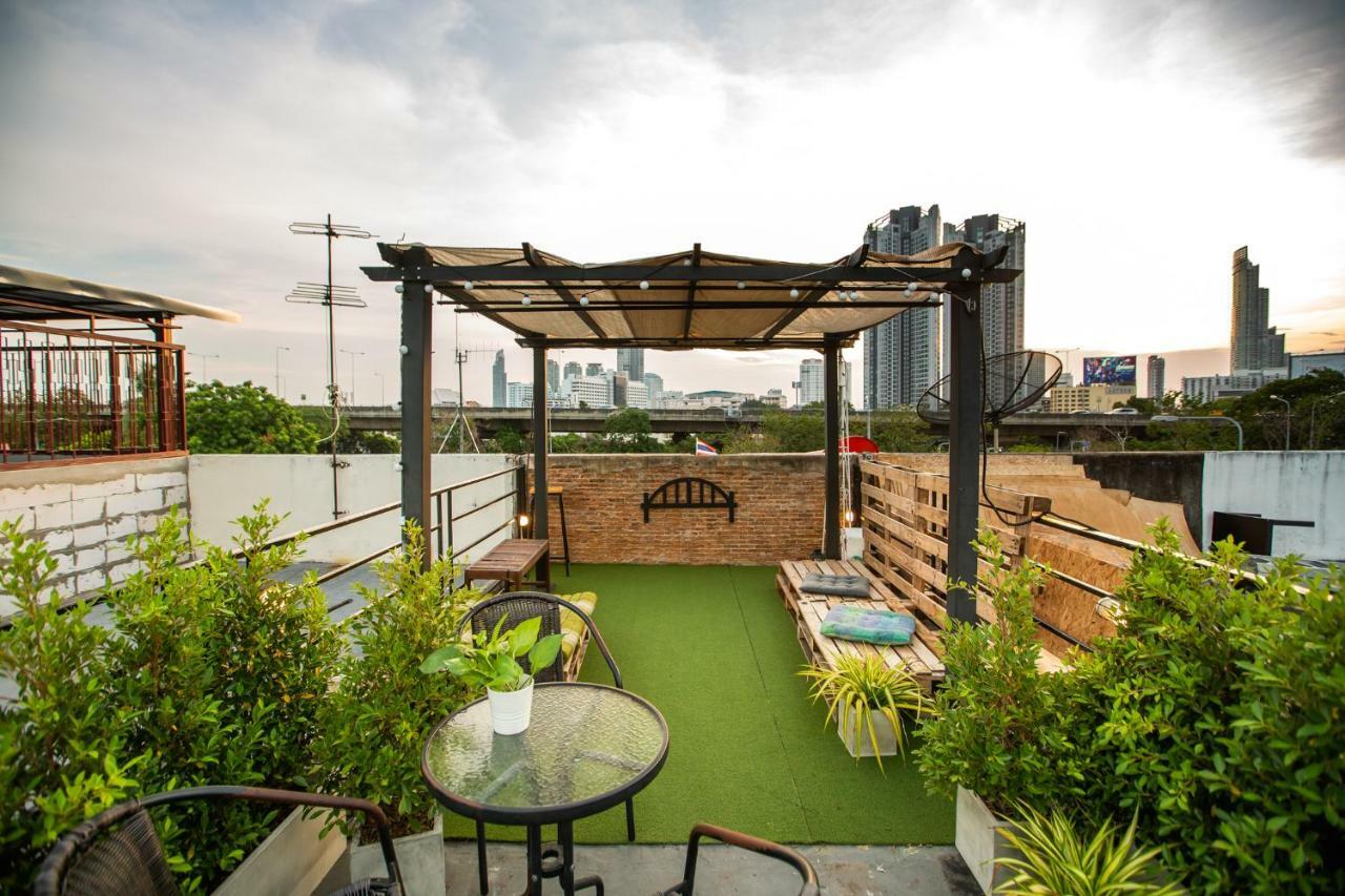 The Bridge Hostel Bangkok Exterior foto