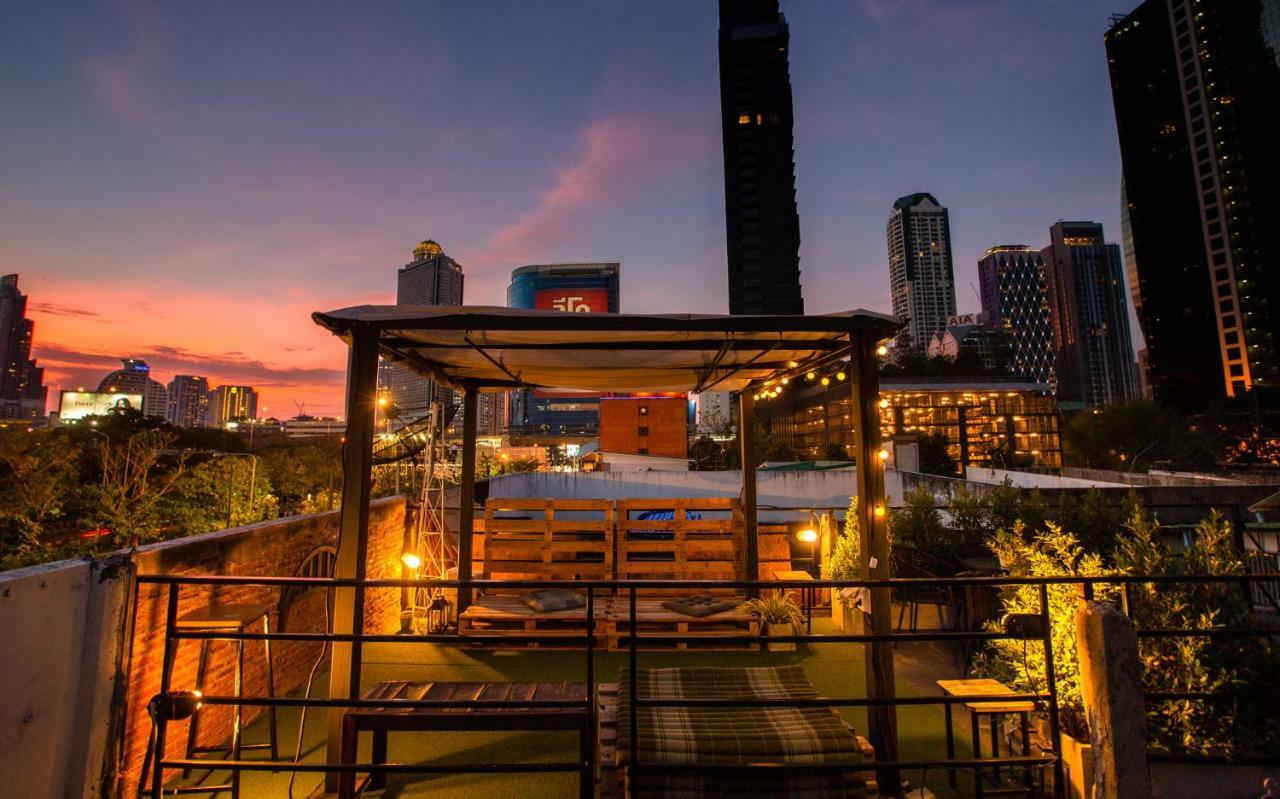 The Bridge Hostel Bangkok Exterior foto
