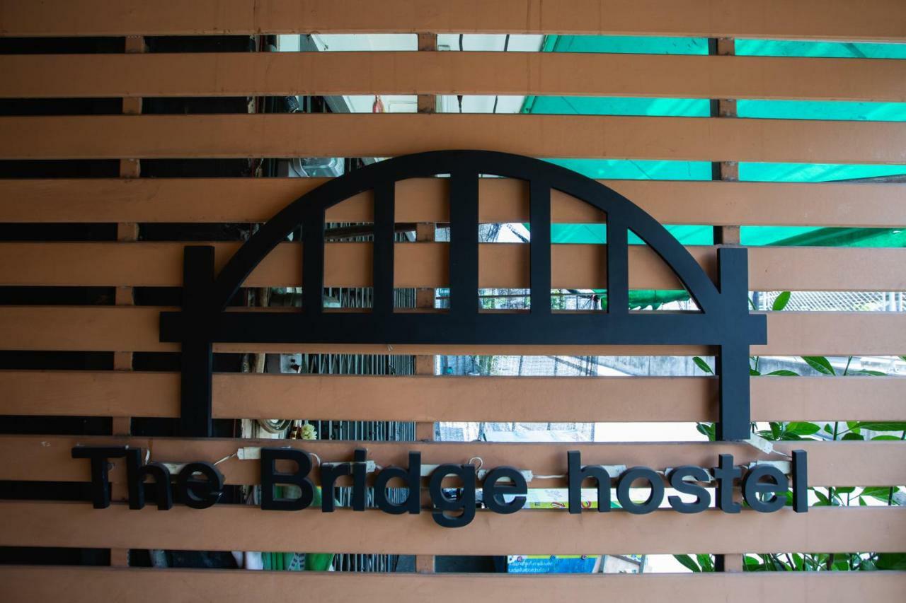 The Bridge Hostel Bangkok Exterior foto