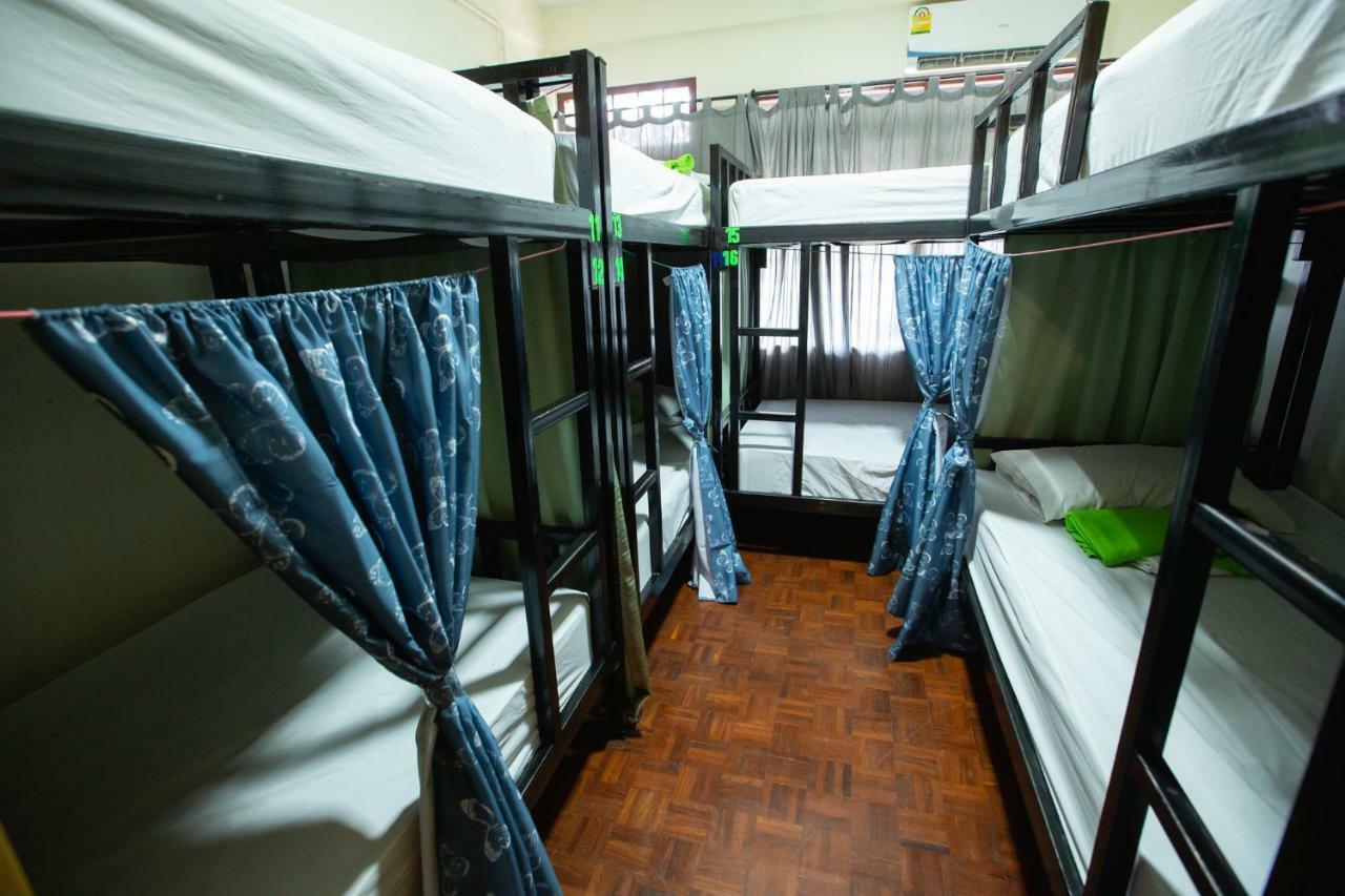The Bridge Hostel Bangkok Exterior foto