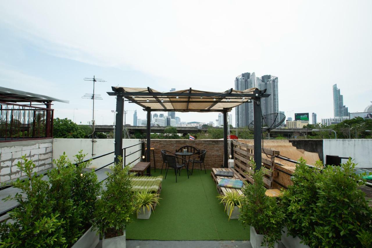 The Bridge Hostel Bangkok Exterior foto