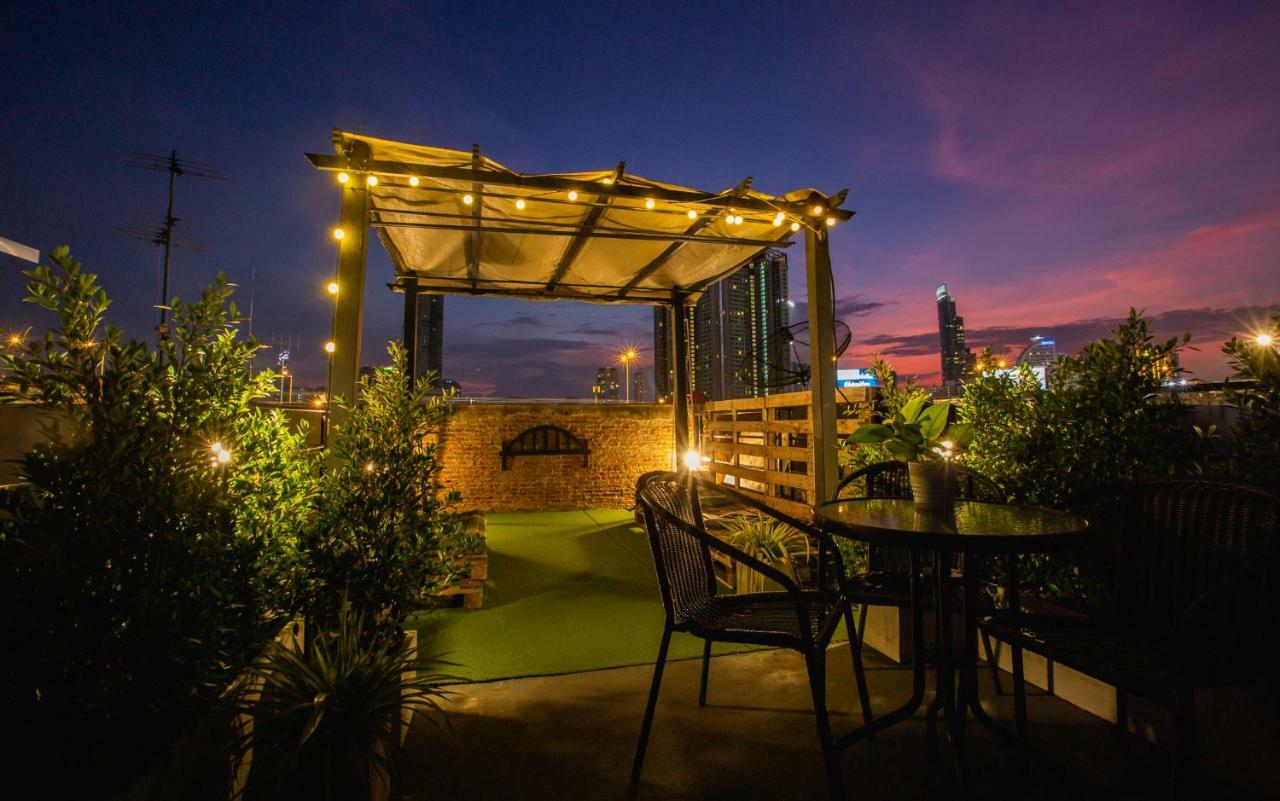The Bridge Hostel Bangkok Exterior foto