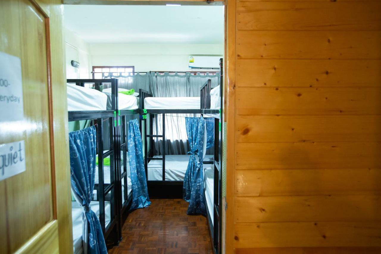 The Bridge Hostel Bangkok Exterior foto